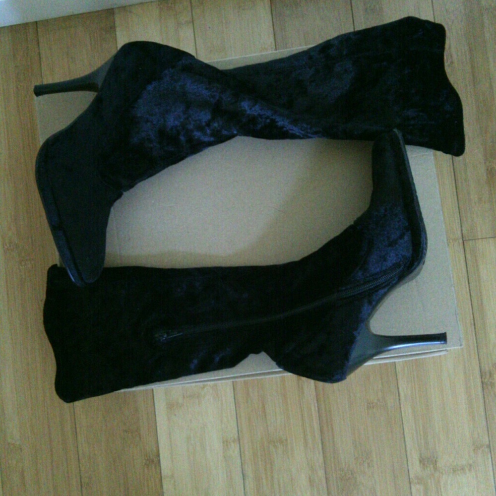 Heel boots